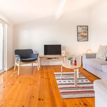 Alfama Lovely Duplex Apartment *